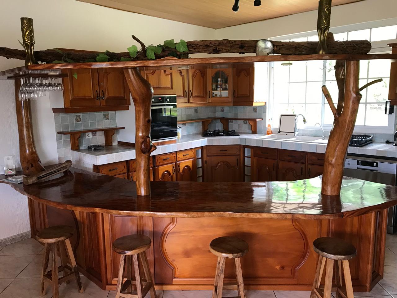 Cuisine artisanale tout équipée du Fare Manino - Location vacances Huahine Polynésie Française