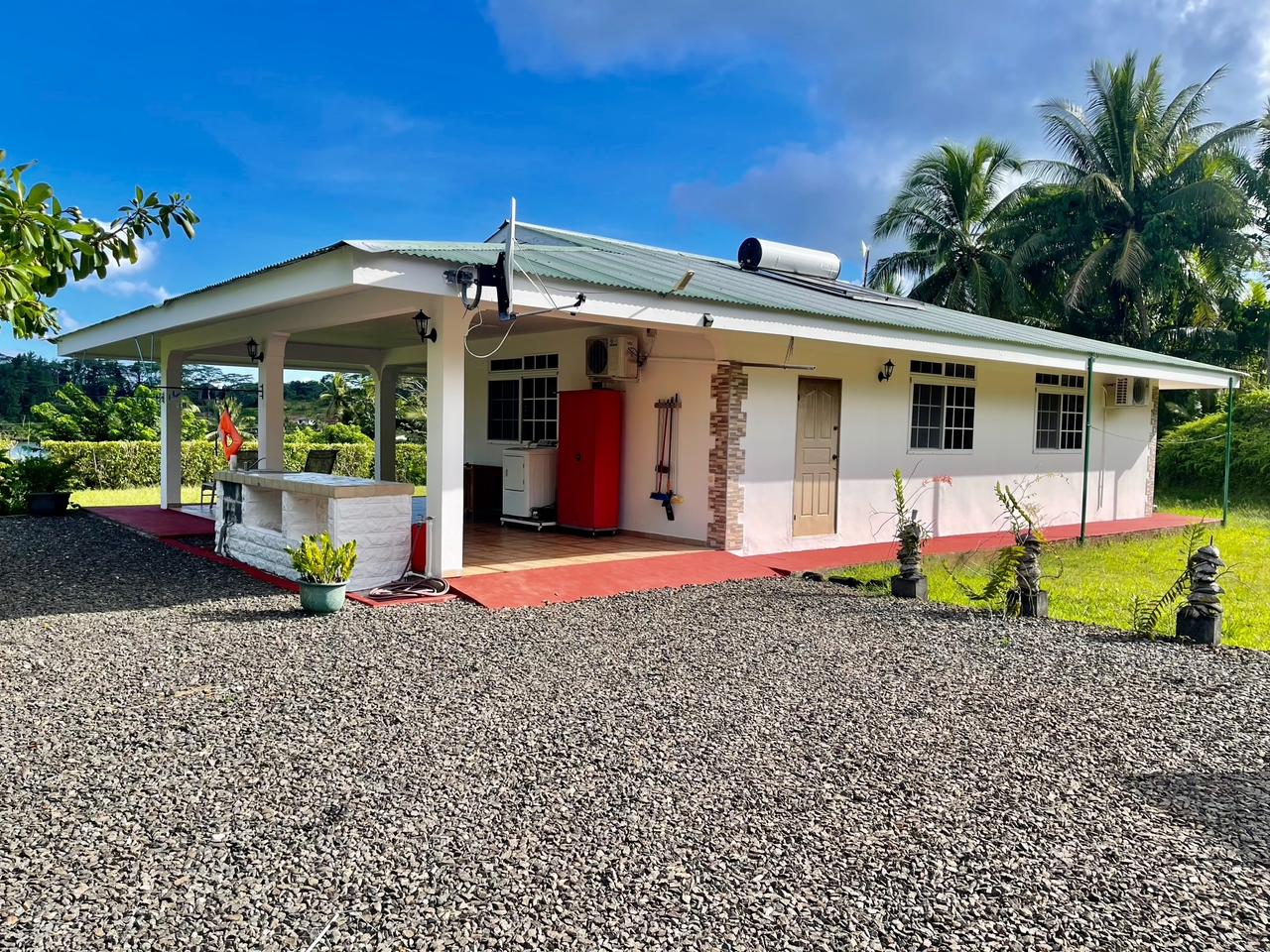 Façade du Fare Manino à Huahine - Location maison Polynésie Française îles Sous-le-Vent